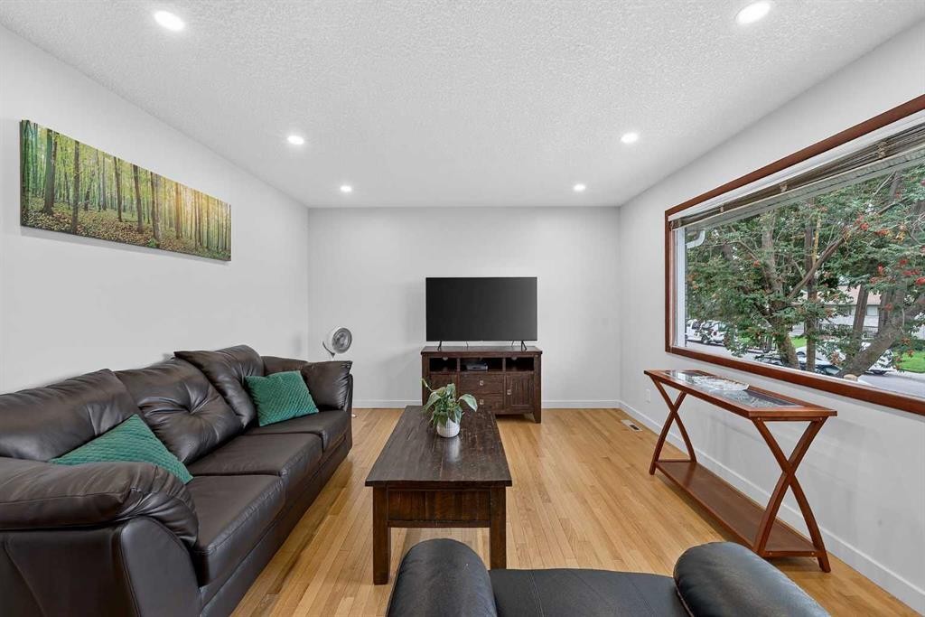 1032 Mayland Drive Ne, Calgary, AB