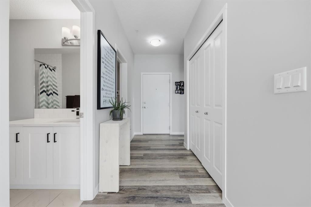 224-4150 Seton Drive Se, Calgary, AB - Indoor Photo Showing Other Room