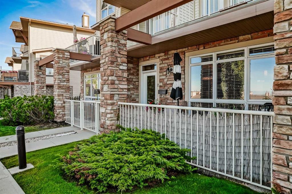 2-140 Rockyledge View Nw, Calgary, AB