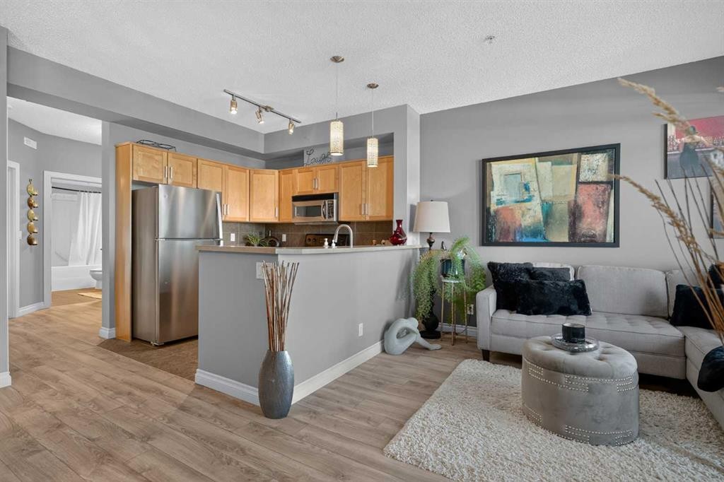 2-140 Rockyledge View Nw, Calgary, AB