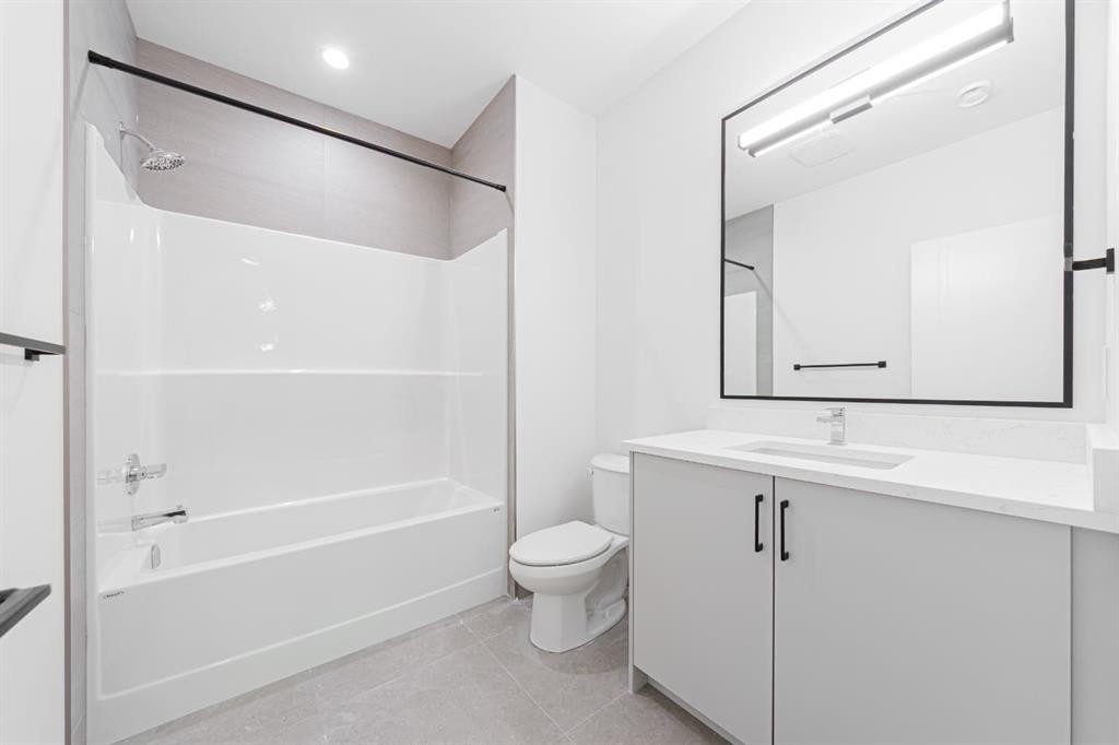 2302 Osborne Crescent Sw, Calgary, AB - Indoor Photo Showing Bathroom