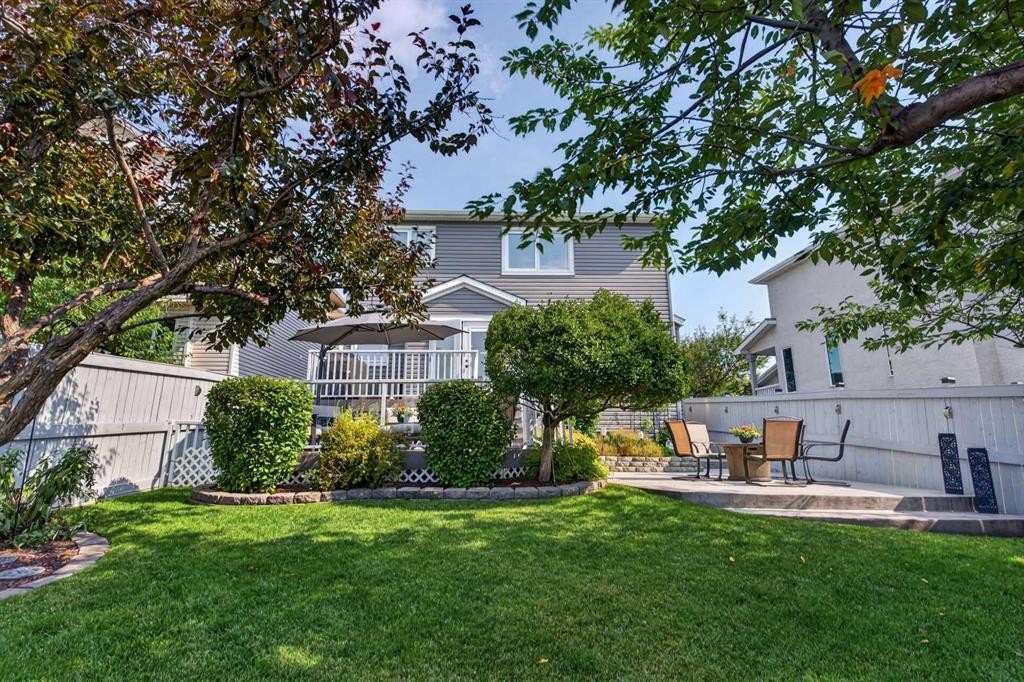 30 Somerset Court Sw, Calgary, AB - Outdoor