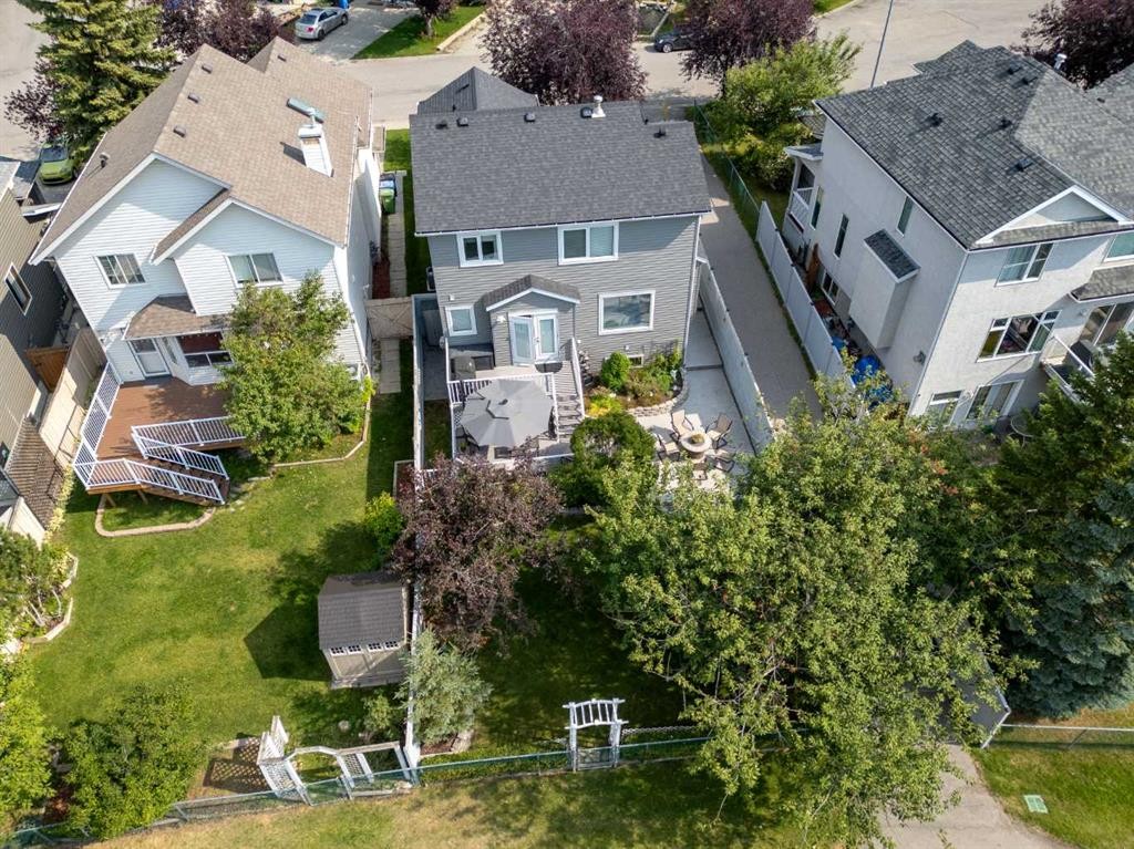 30 Somerset Court Sw, Calgary, AB - Outdoor