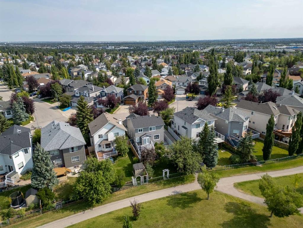 30 Somerset Court Sw, Calgary, AB - Outdoor With View