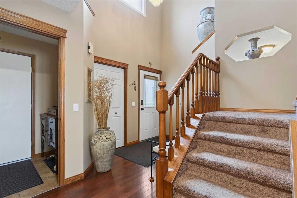 30 Somerset Court Sw, Calgary, AB - Indoor
