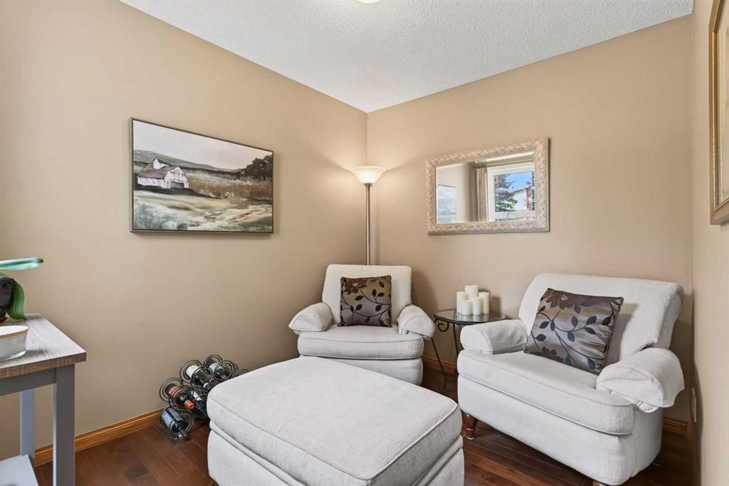 30 Somerset Court Sw, Calgary, AB - Indoor