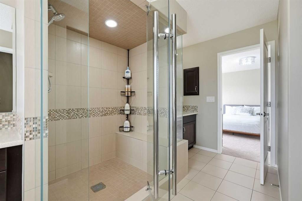 79 Nolanfield Court Nw, Calgary, AB - Indoor Photo Showing Bathroom
