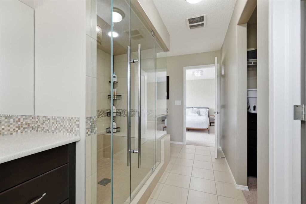 79 Nolanfield Court Nw, Calgary, AB - Indoor Photo Showing Bathroom