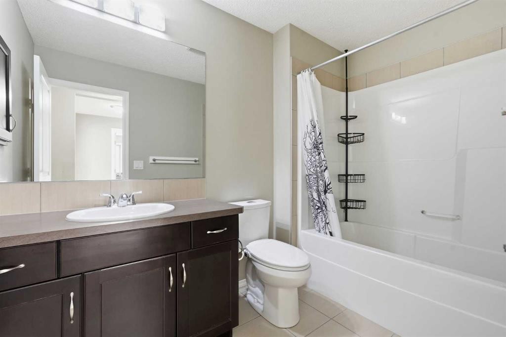 79 Nolanfield Court Nw, Calgary, AB - Indoor Photo Showing Bathroom