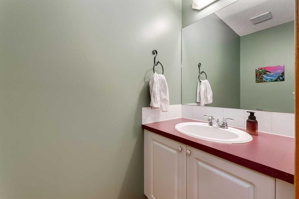 59 Mt Aberdeen Manor Se, Calgary, AB