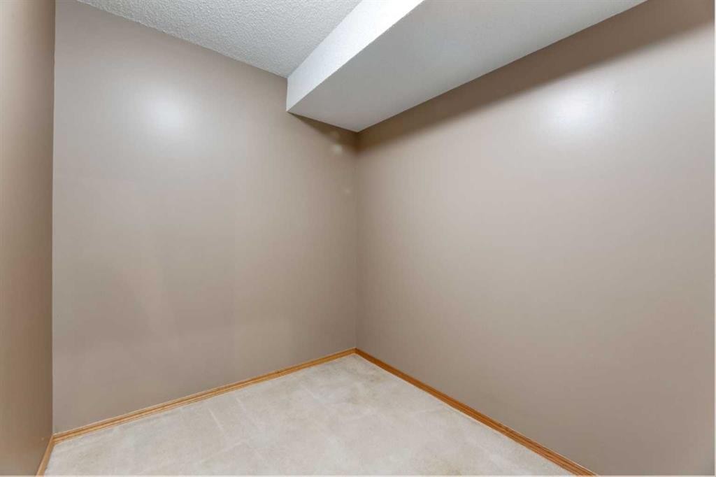 59 Mt Aberdeen Manor Se, Calgary, AB