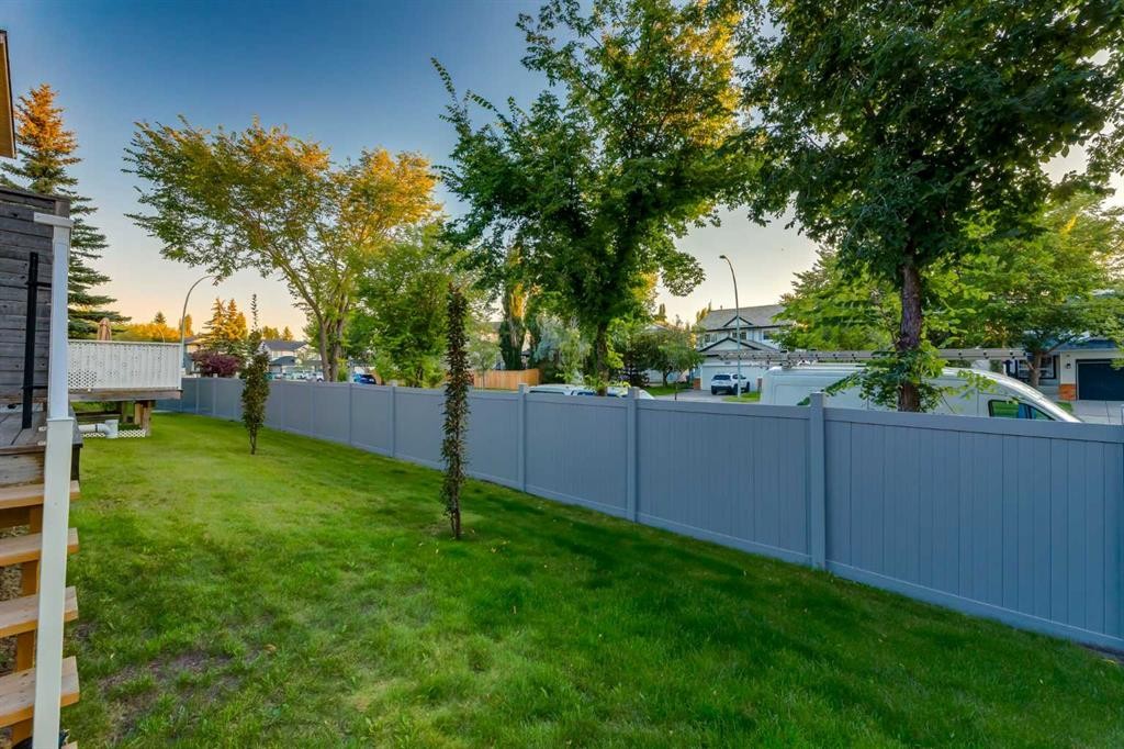 59 Mt Aberdeen Manor Se, Calgary, AB