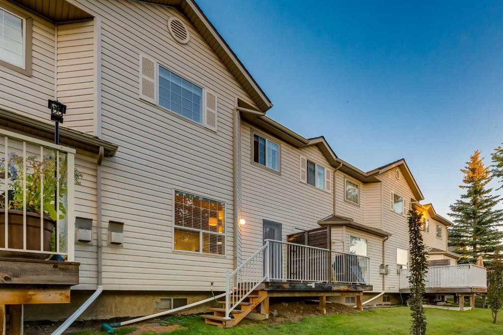 59 Mt Aberdeen Manor Se, Calgary, AB