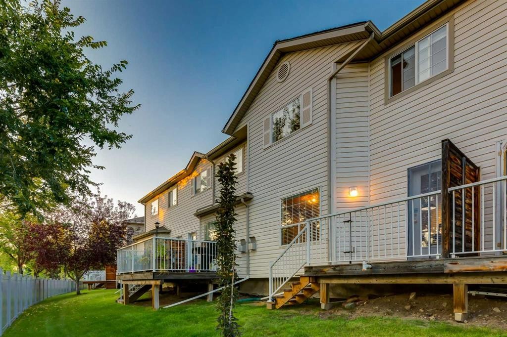 59 Mt Aberdeen Manor Se, Calgary, AB