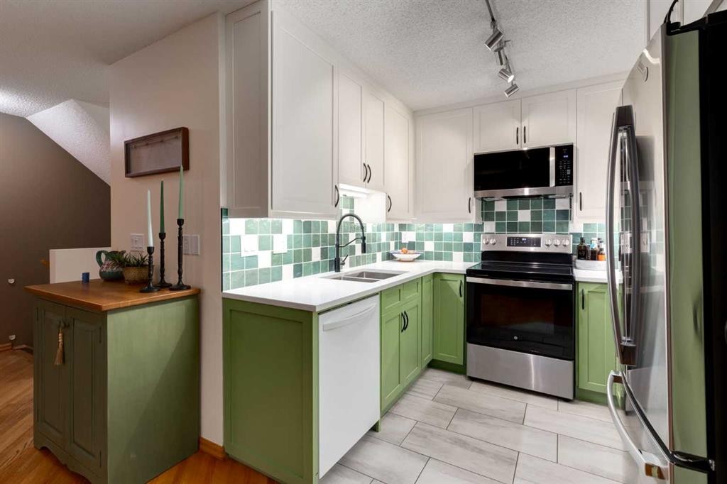 59 Mt Aberdeen Manor Se, Calgary, AB
