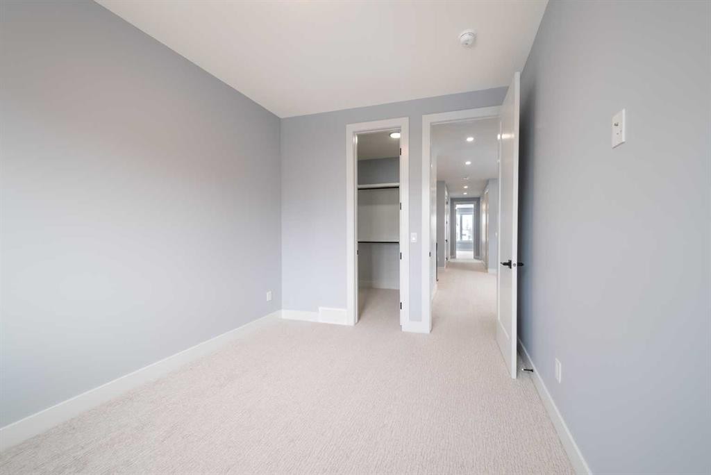 1415 27 Street Sw, Calgary, AB - Indoor Photo Showing Other Room
