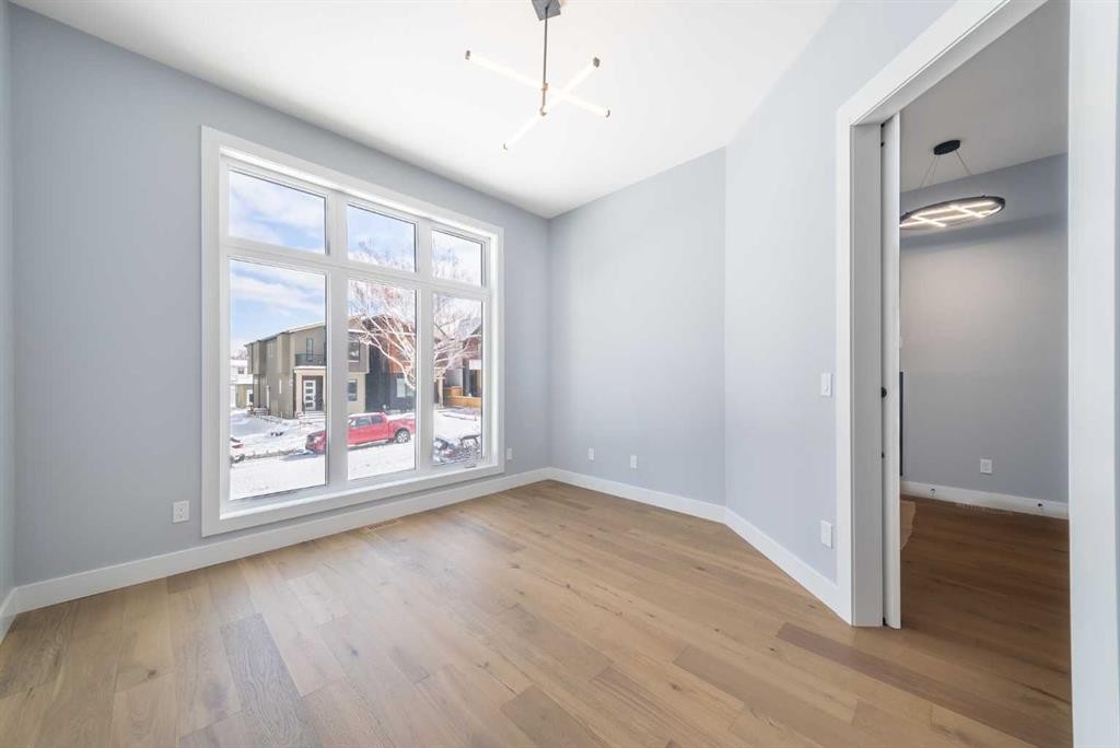 1415 27 Street Sw, Calgary, AB - Indoor Photo Showing Other Room