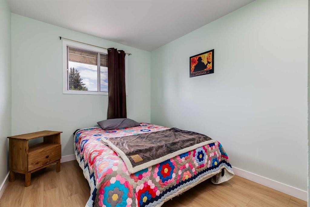 2187 Woodview Drive Sw, Calgary, AB