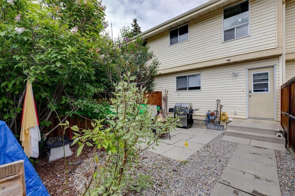 2187 Woodview Drive Sw, Calgary, AB