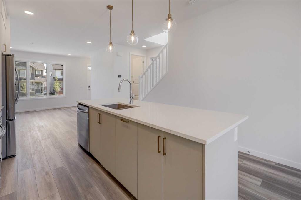 99 Herron Walk Ne, Calgary, AB