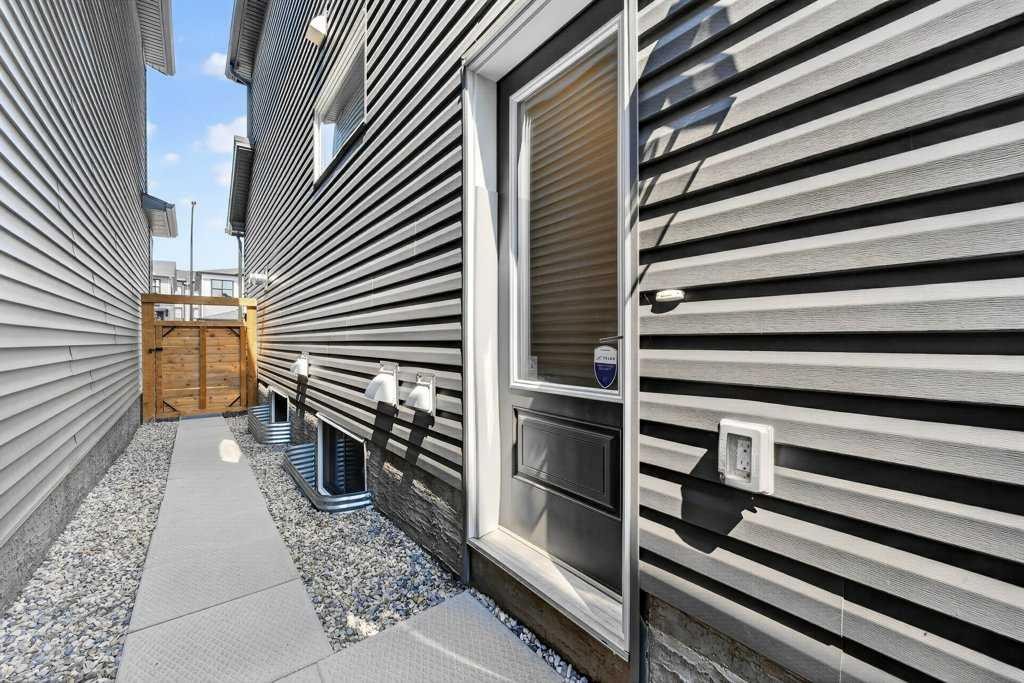 97 Rowmont Heath Nw, Calgary, AB - Outdoor With Exterior