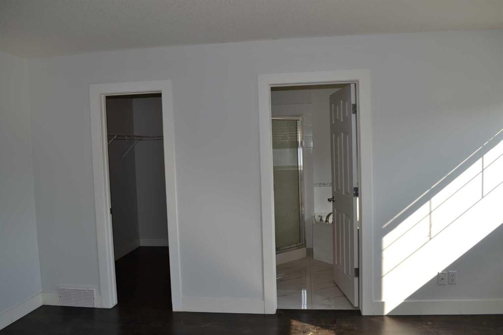 249 Evansmeade Circle Nw, Calgary, AB