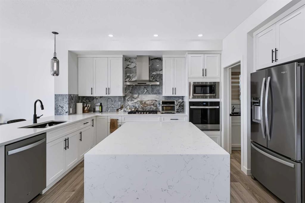 123 Dawson Dock Cove, Chestermere, AB