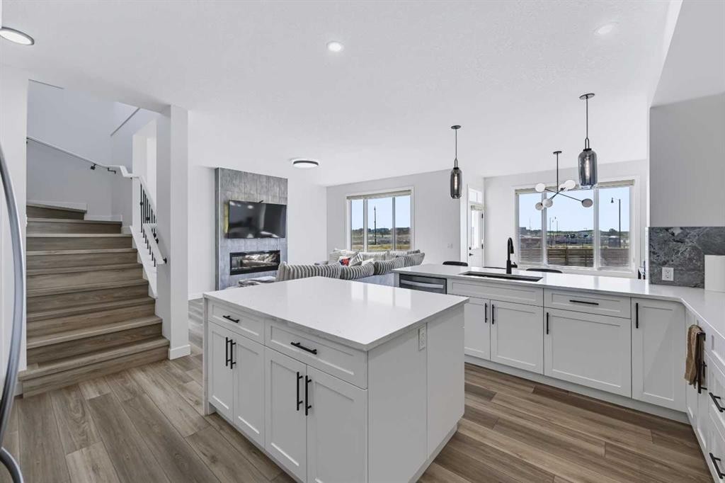 123 Dawson Dock Cove, Chestermere, AB