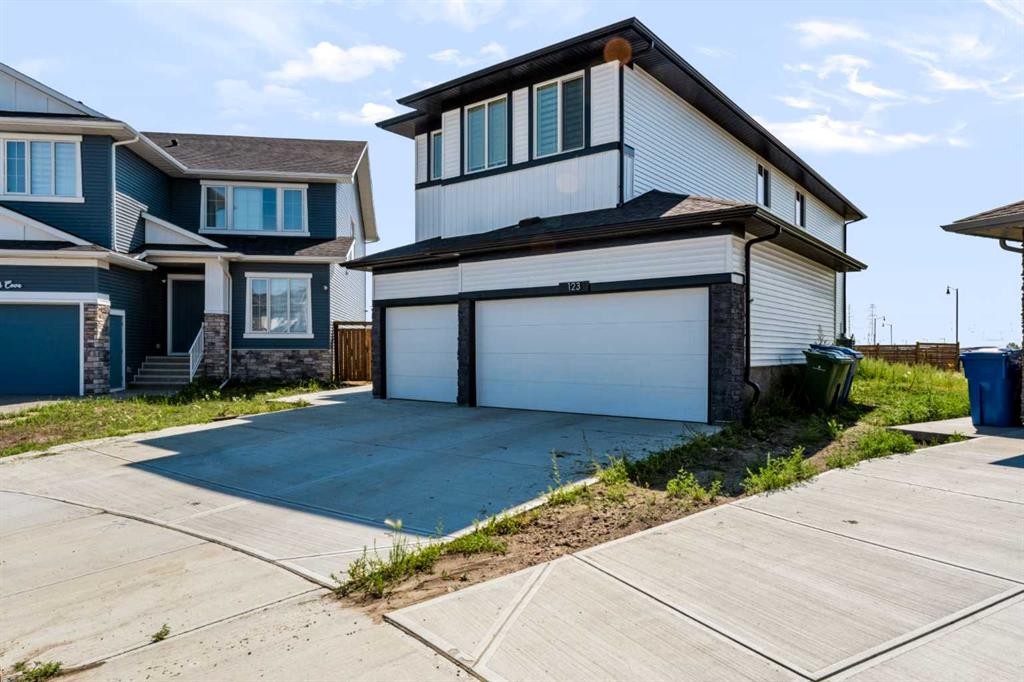 123 Dawson Dock Cove, Chestermere, AB