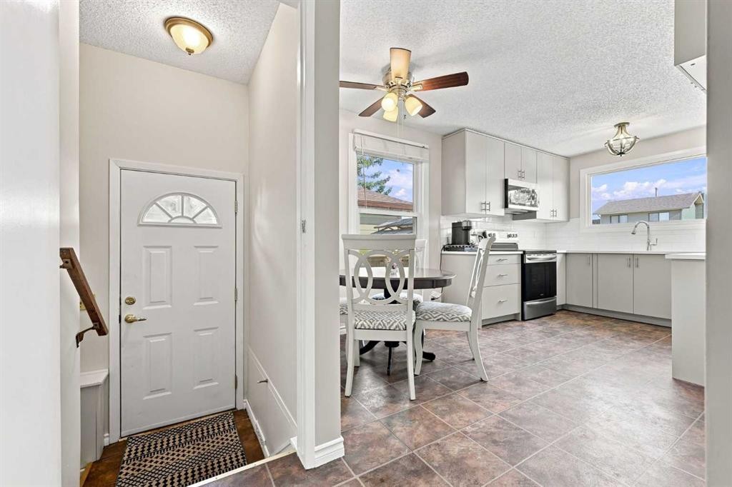 167 Bernard Way Nw, Calgary, AB