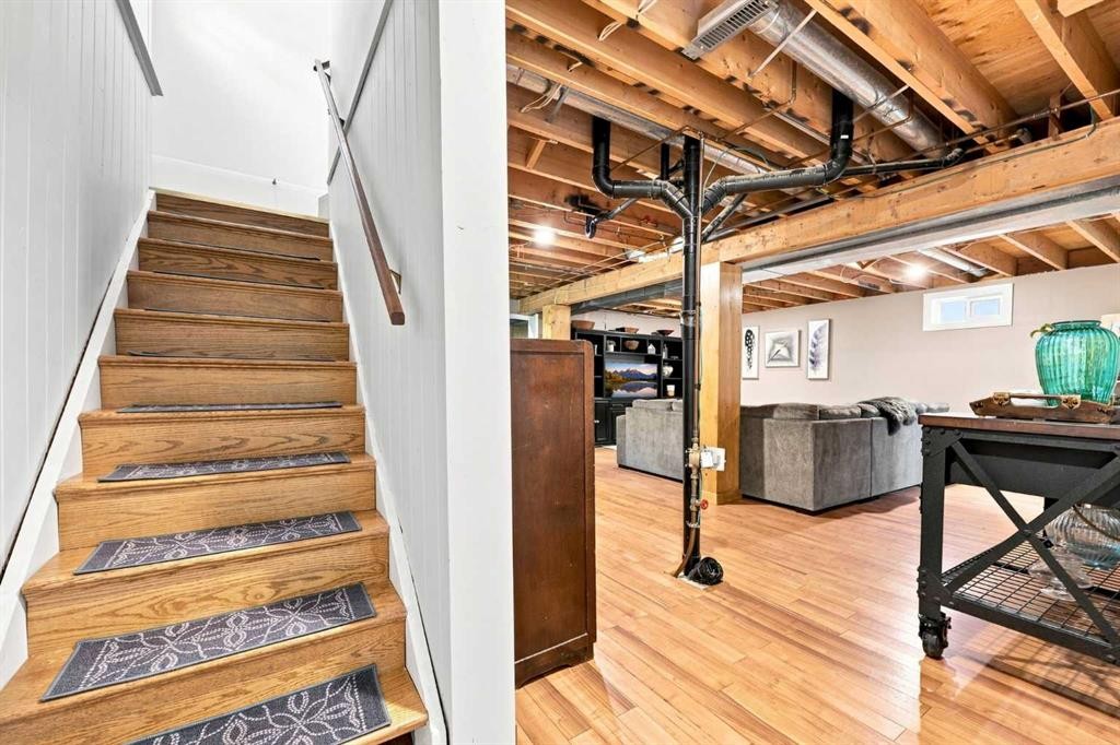 167 Bernard Way Nw, Calgary, AB