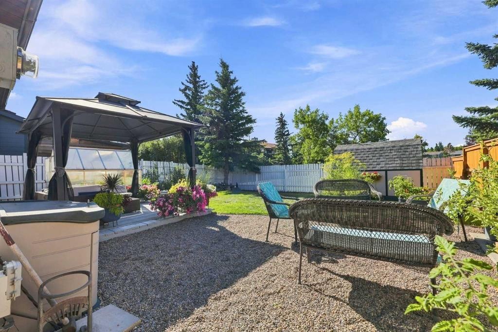 167 Bernard Way Nw, Calgary, AB