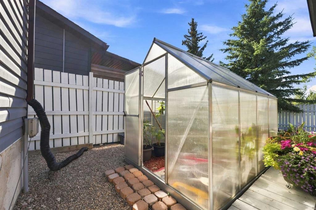 167 Bernard Way Nw, Calgary, AB