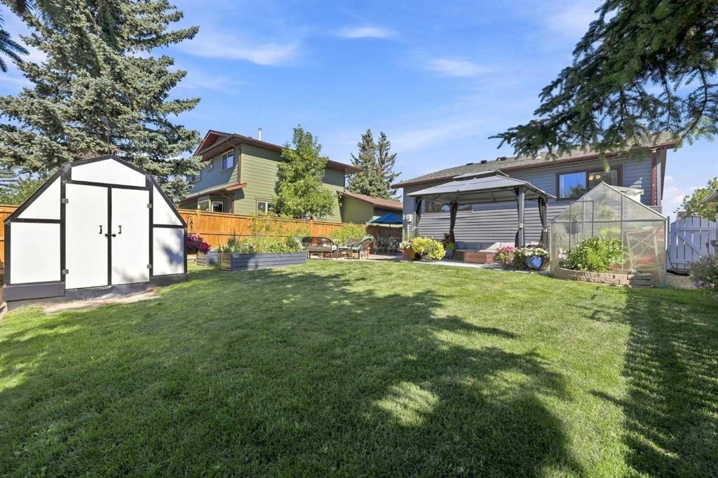 167 Bernard Way Nw, Calgary, AB