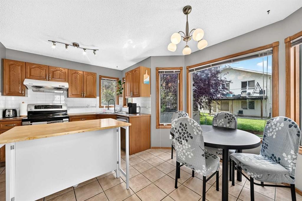 228 Arbour Ridge Way Nw, Calgary, AB - Indoor