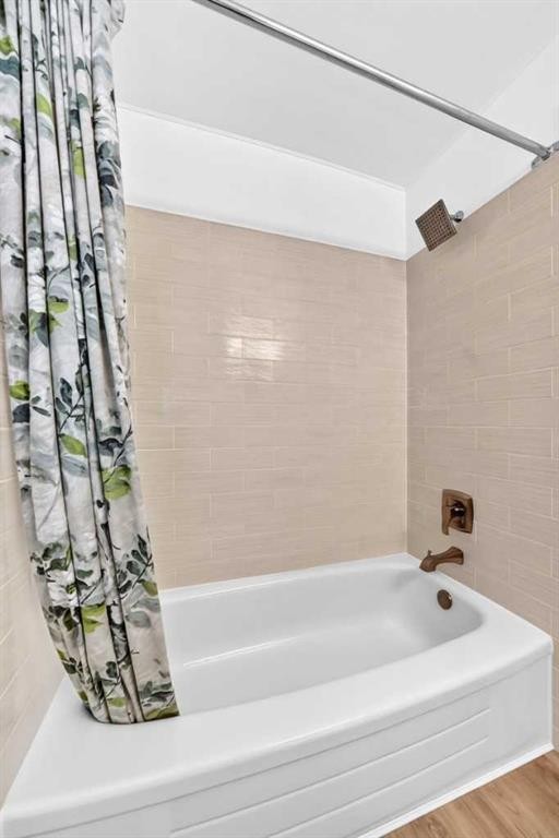135 Woodsman Lane Sw, Calgary, AB - Indoor Photo Showing Bathroom