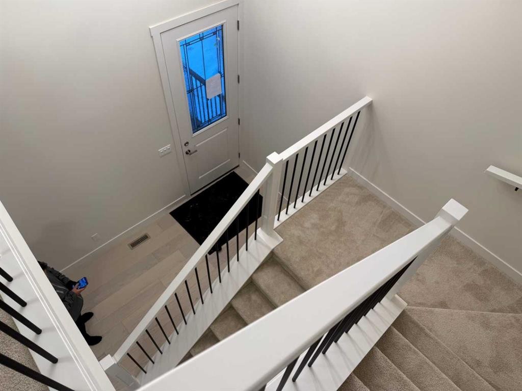 111 Sundown Crescent, Cochrane, AB - Indoor Photo Showing Other Room