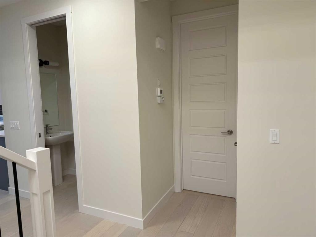 111 Sundown Crescent, Cochrane, AB - Indoor Photo Showing Other Room