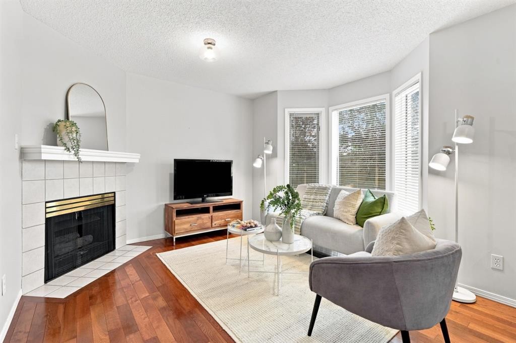 506 Hawkstone Manor Nw, Calgary, AB