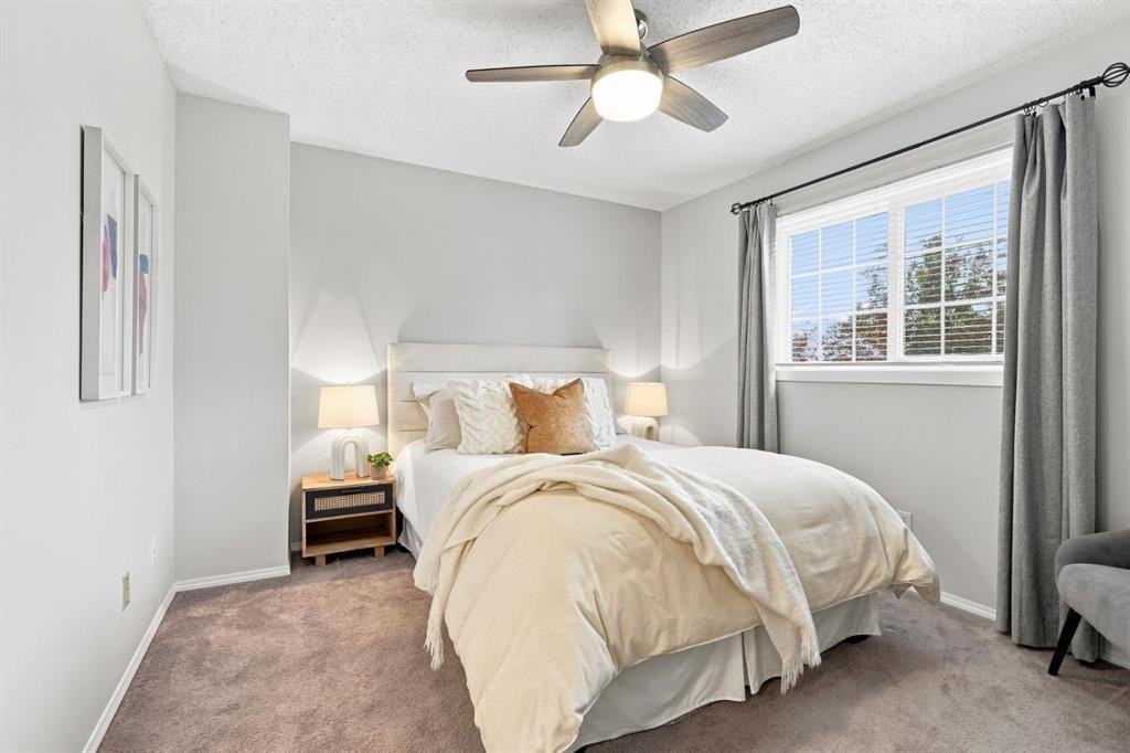 506 Hawkstone Manor Nw, Calgary, AB