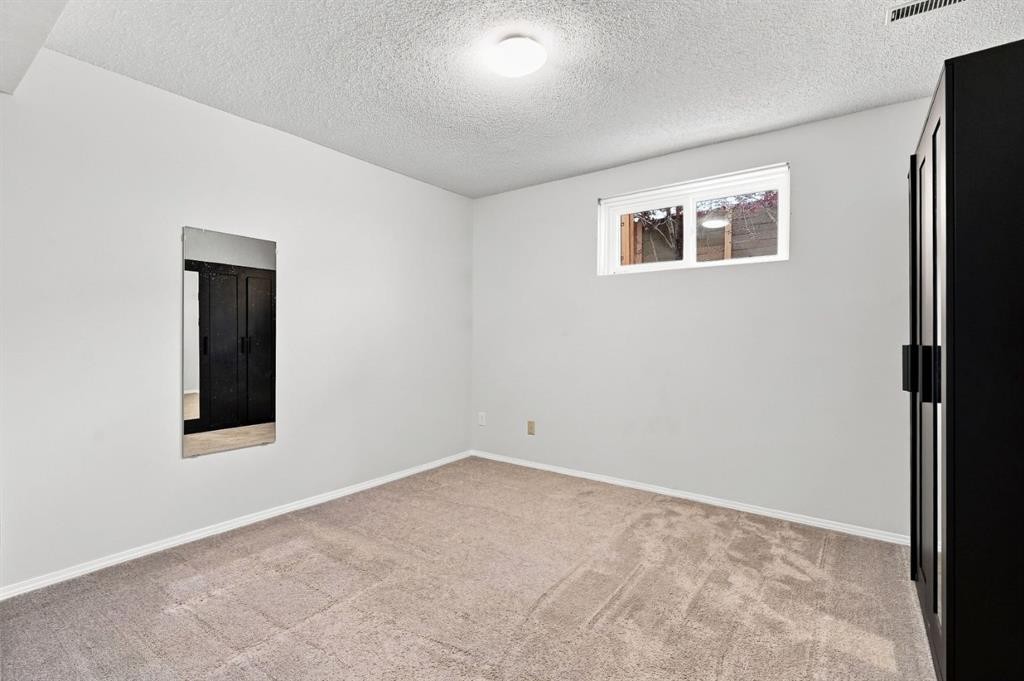 506 Hawkstone Manor Nw, Calgary, AB