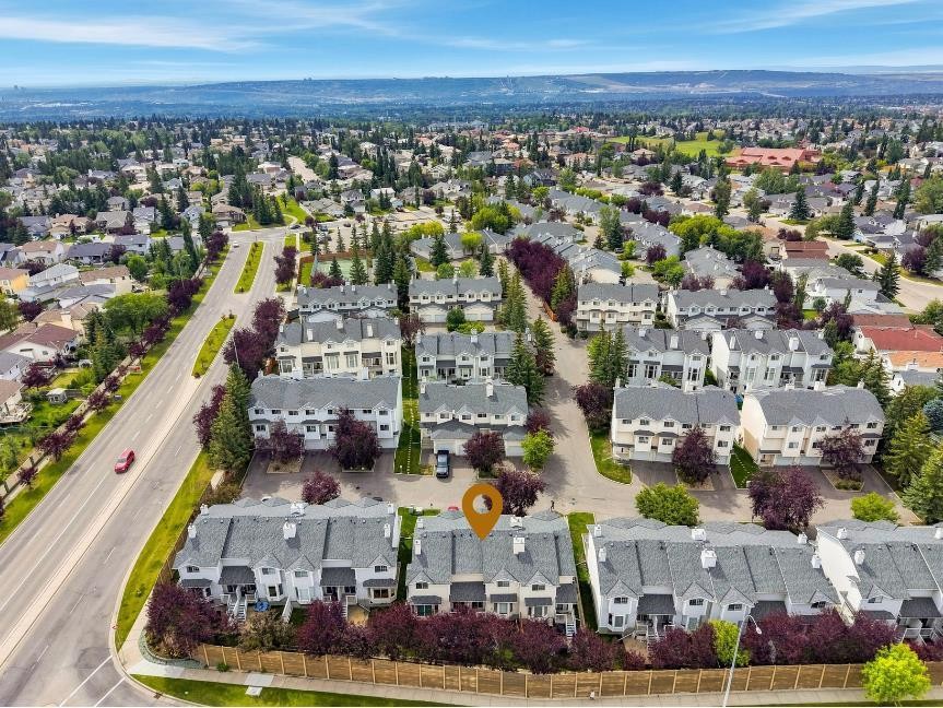 506 Hawkstone Manor Nw, Calgary, AB