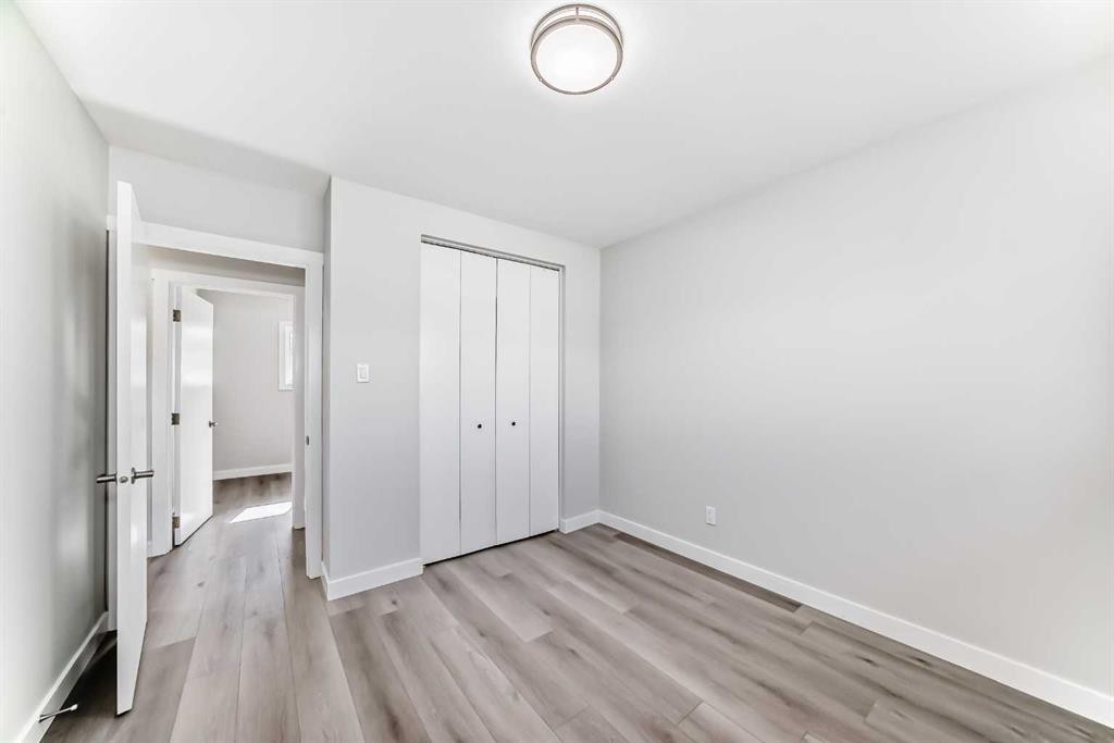1508 45 Street Se, Calgary, AB - Indoor Photo Showing Other Room