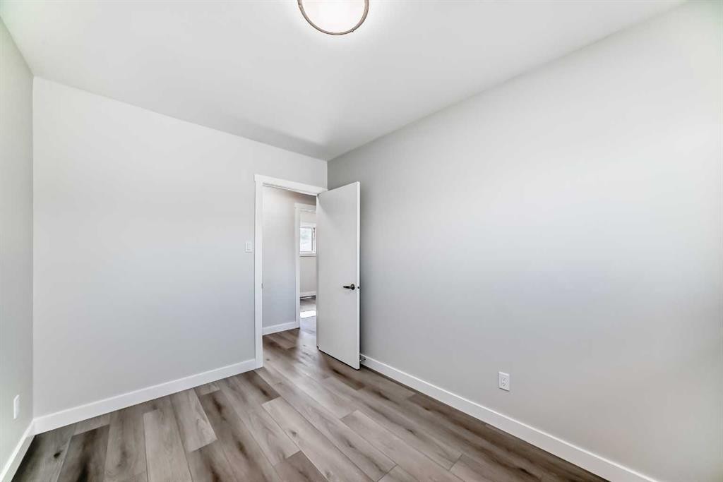 1508 45 Street Se, Calgary, AB - Indoor Photo Showing Other Room