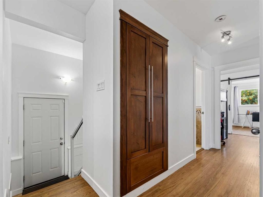 15 Hamlet Road Sw, Calgary, AB