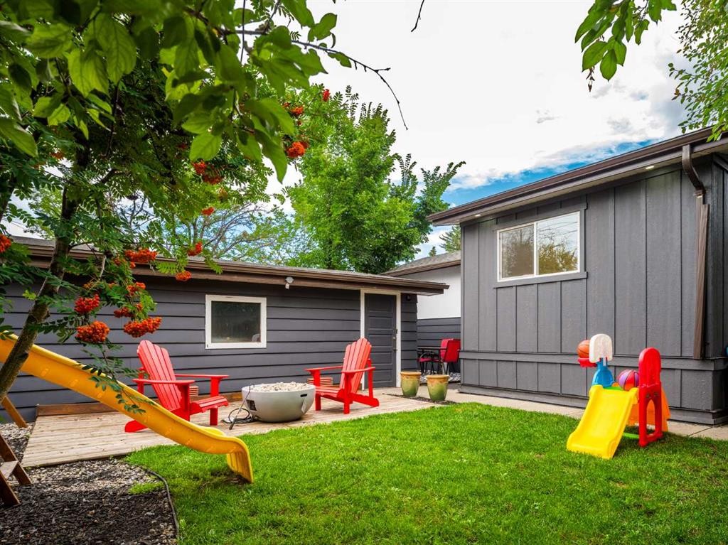15 Hamlet Road Sw, Calgary, AB