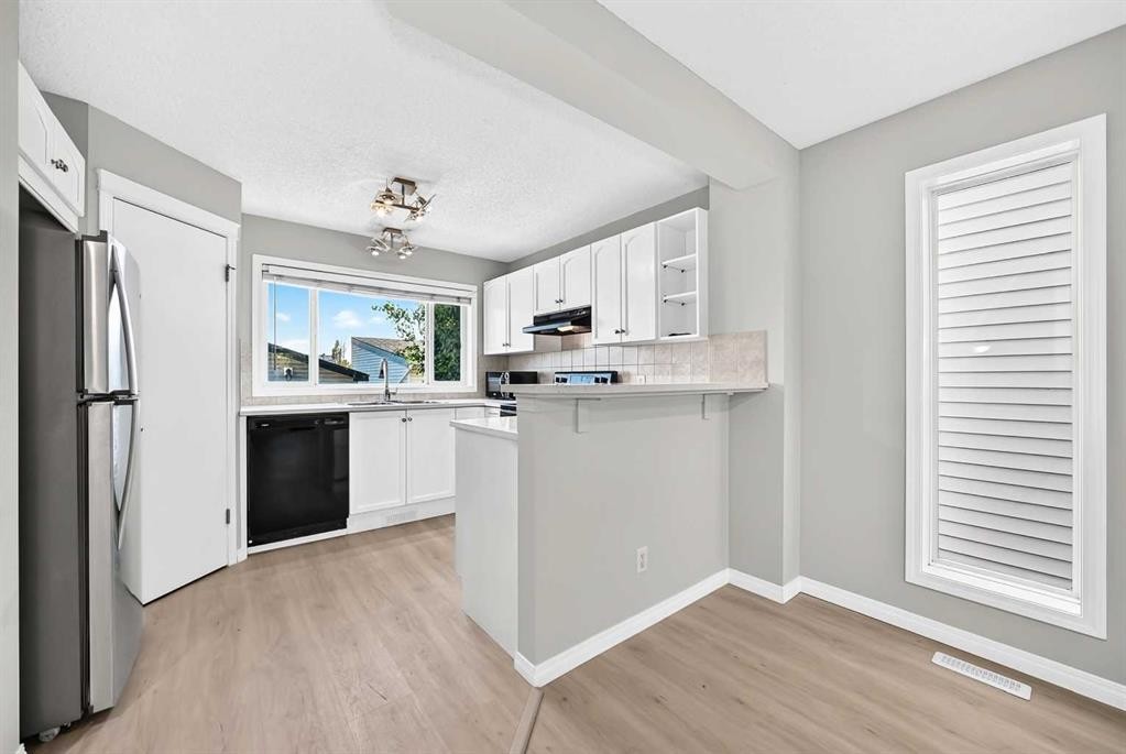 15 Prestwick Place Se, Calgary, AB