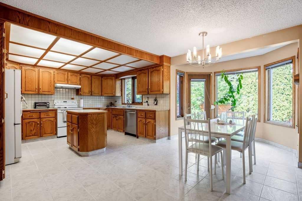 208 Hawkview Manor Place Nw, Calgary, AB - Indoor
