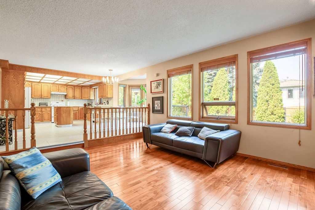 208 Hawkview Manor Place Nw, Calgary, AB - Indoor Photo Showing Living Room