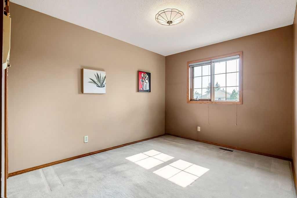 208 Hawkview Manor Place Nw, Calgary, AB - Indoor Photo Showing Other Room